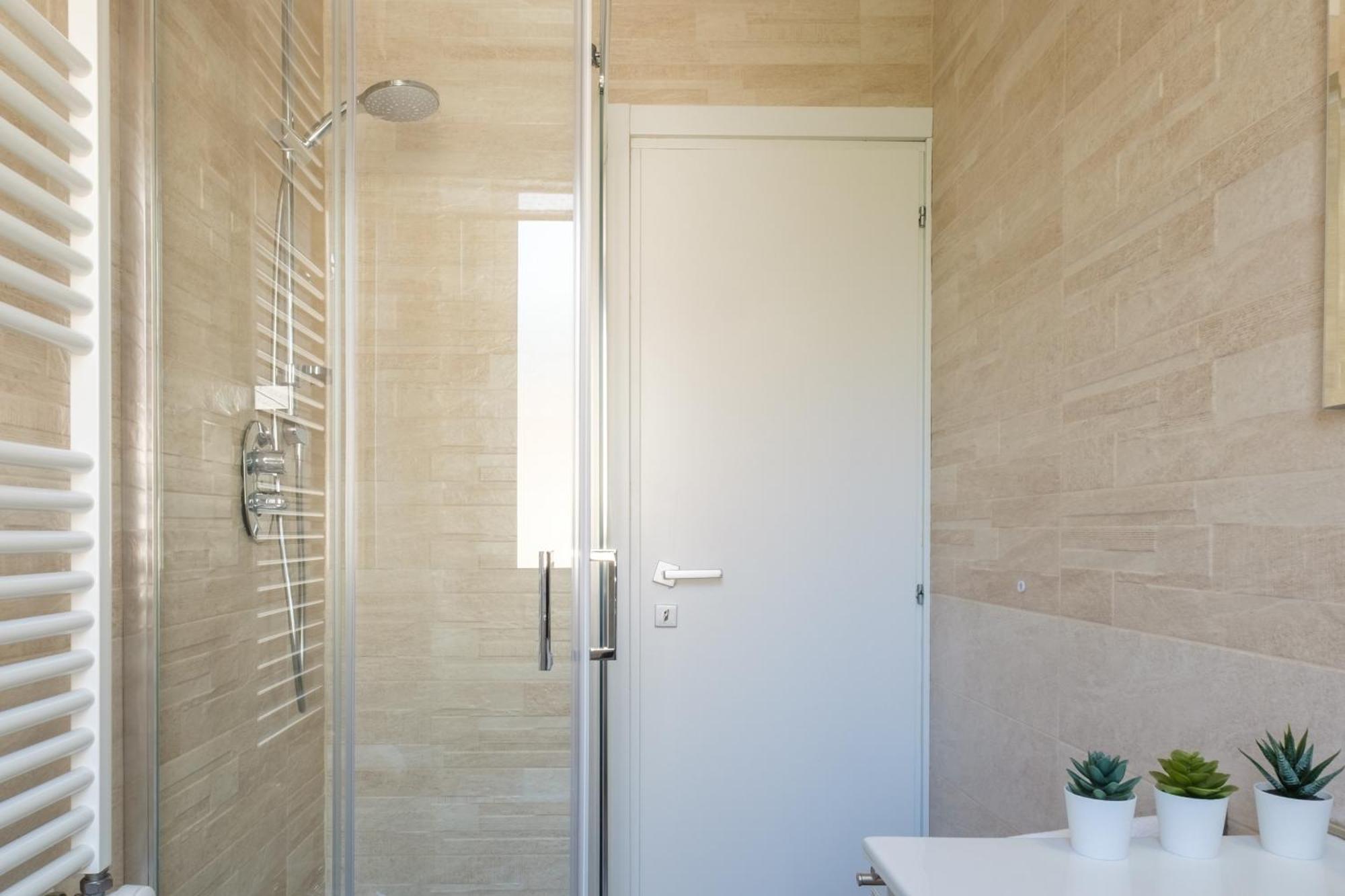 Scandellari Apartments - Stylish Stay For Two Guests Bolonha Exterior foto