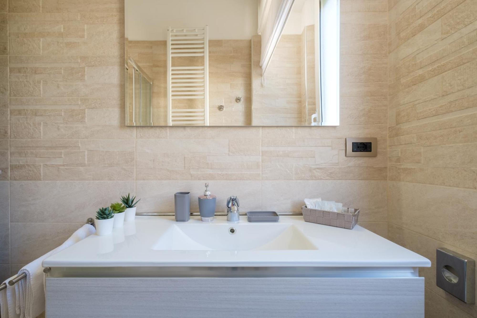 Scandellari Apartments - Stylish Stay For Two Guests Bolonha Exterior foto